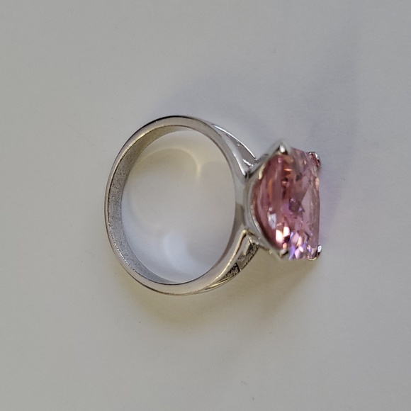 Gorgeous Pink Diamond Simulant Large Ring - Picture 4 of 8